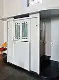 Beichtstuhl nach Entwurf von Architekt Josef Franke