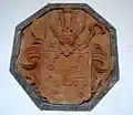 Wappentafel im Inneren