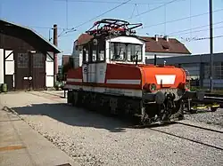 Ehemalige Straßenbahnlokomotive der Wuppertaler Stadtwerke, bis 2023 bei der Lokalbahn Lambach–Vorchdorf-Eggenberg im Einsatz, inzwischen Denkmal in Wuppertal.