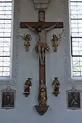 Kruzifix gegenüber der Kanzel