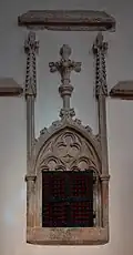 Die gotische Sakramentsnische im Presbyterium