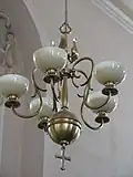 Eine der Deckenleuchten