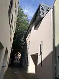 Das historische Museumsgebäude wird durch einen Neubau erschlossen, über den der Zutritt zum Stadtmuseum erfolgt