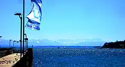 Alpenblick von Starnberg aus. Rechts die Zugspitze, hinter der „Senke“ in der Mitte die Nordseite der Stubaier Alpen, links die Karwendel-Hauptkette.