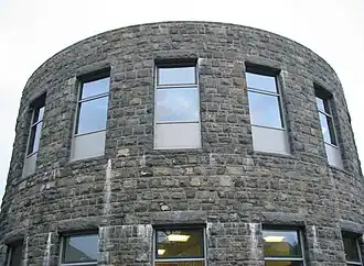 Gebäude