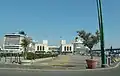 Die Stazione Marittima di Napoli mit zwei Kreuzfahrtschiffen
