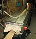 Die Dampfbiegetechnik ist eine Holzbearbeitungstechnik, bei der Holz Dampf ausgesetzt wird und sein grundlegendes Polymer, das Lignin, erweicht wird