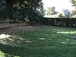 Rasenlabyrinth „Trojaburg“