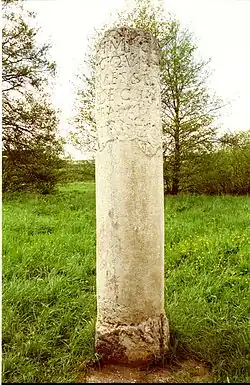 Kopie eines römischen Meilensteins, aufgestellt in der Nähe seines Fundortes am Steinrütsch