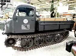 RSO/01 Pritsche mit geschlossener Fahrerkabine