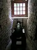 Kanone im Turm der Burg Stickhausen