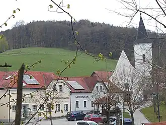 Gemeindezentrum von Stössing mit dem Gemeindeamt