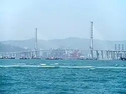 Stonecutters Bridge beim Bau, 2009