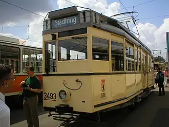Wagen 3493 im Zustand der BVG-Ost von 1950 nach Ausbau der Verbundsteuerungauf dem Betriebshof Lichtenberg