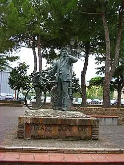Lumpensammler („Straccivendolo“) im Zentrum von Gambettola, Italien