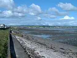 Stranraer und das Ufer der Bucht Loch Ryan