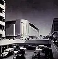 Lebensgroße Nachbildung einer Straßenkreuzung innerhalb des GM-Pavillons