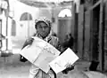 Straßenverkäuferin der Zeitung Filastin, Jaffa 1921