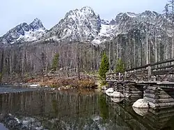 Fußgängersteg am unteren Seeende