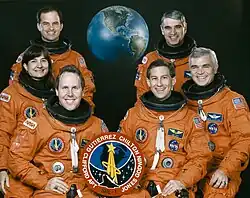 v. l. n. r. Vorne: Thomas Jones, Jay Apt; Mitte: Linda Godwin, Michael Clifford; Hinten: Kevin Chilton, Sidney Gutierrez