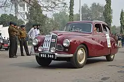 Sunbeam-Talbot 90 Mk. II Saloon (links) und Drophead Coupé