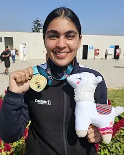 Suruchi Singh nach dem Gewinn der Goldmedaille beim ISSF World Cup 2025 in Lima