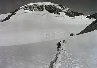 Sonklarspitze 1929 von Nordosten mit Firngipfel