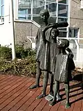 Tanzende Kinder, 1966, am Eingang Crona-Kinderklinik in Tübingen