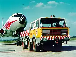 Tatra 813 6×6 Zugmaschine