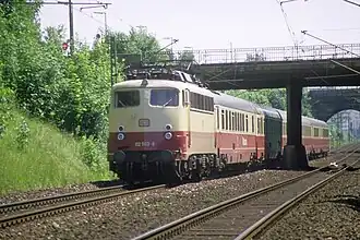 Baureihe 112 vor TEE Rheingold auf dem Münchner Südring, 1986