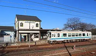 Triebwagen der Baureihe 2100 in Shinjohara