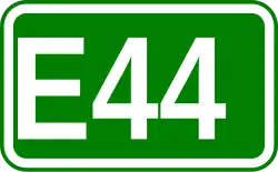 E44