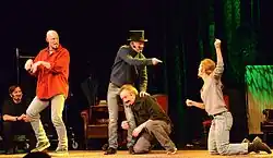 Foto einer Gruppe Schauspieler