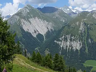 Bretterspitze (links), dahinter der Großglockner