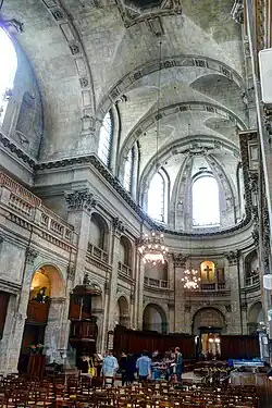 Kanzel und Chor