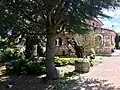 Brunnen und Werkstatt von Félix Yáñez