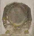 Grabplatte in der Kirchenwand neben dem Haupteingang, die an einen am 18. August 1723 verstorbenen Thalborner erinnert
