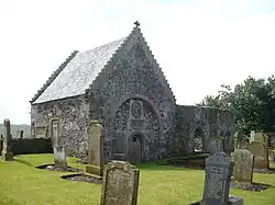 Kennedy Mausoleum und Überreste der alten Pfarrkirche