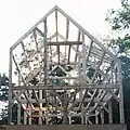 Holzständerbau, Holzskelettbau in einem modernen Einfamilienhaus
