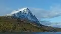 Tomskjevelen (922 m), höchster Berg der Insel