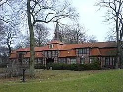 Das dem Herrenhaus vorgelagerte Torhaus