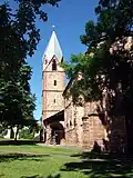 Totenkirche vom Kirchhof