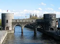 Pont des Trous und Kathedrale in Tournai