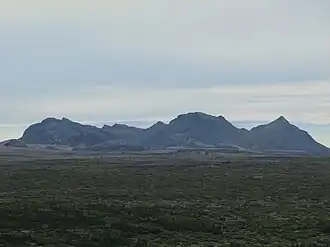 Fíflavallafjall, Grænadyngja, Trölladyngja