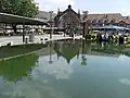 Blick über den entfernten Dreiecksbrunnen