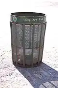 Ein typischer New Yorker Abfallbehälter