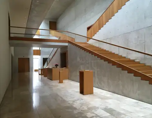 Treppenhalle im MGS