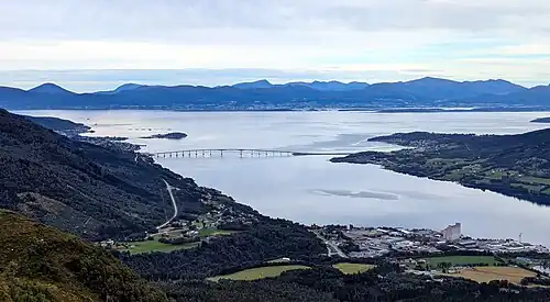 Die Brücke von Süden aus gesehen, Blick Richtung Molde