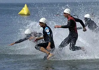 Sylvain Dodet (links; Nr. 34) bei der Militär-Weltmeisterschaft 2005 in den USA