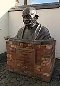 Bronzebüste Mahatma Gandhis